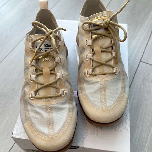 WMNS AIR VAPORMAX 2019 - Picture 2 of 7